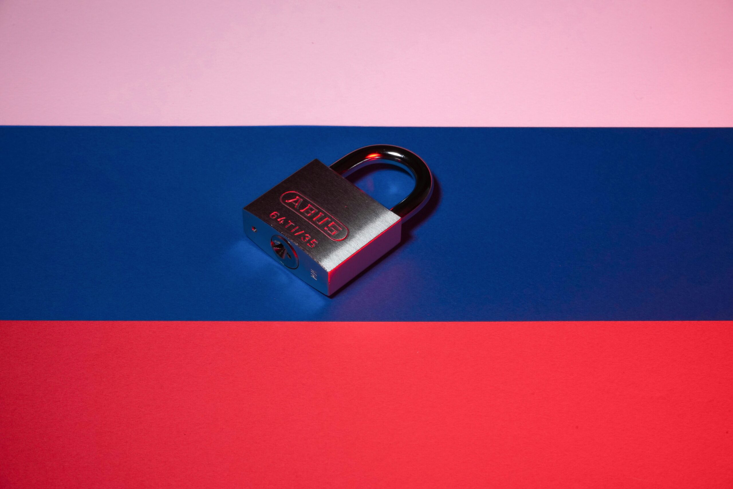 Russia flag representing the sanctions imposed to the country.